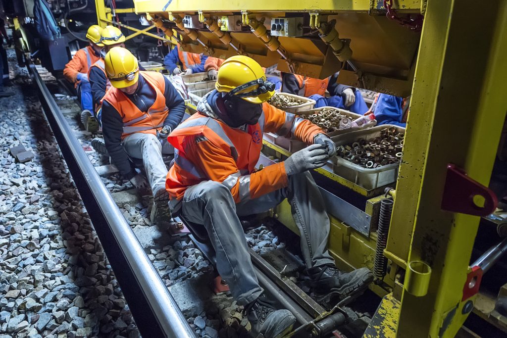 Chantier remplacement rails LGV Nord Europe