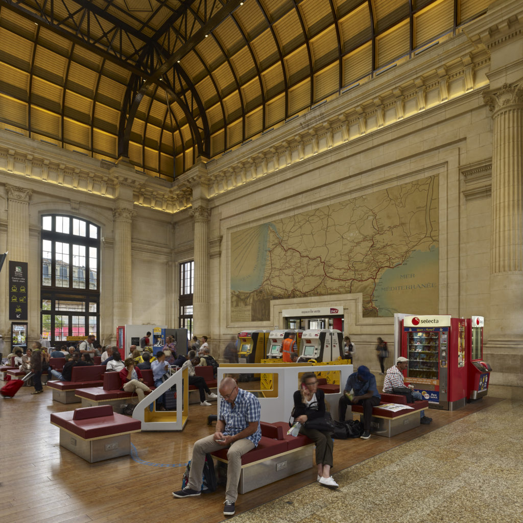 Le projet de TGV direct entre Lyon et Bordeaux avance 9 Gare de Bordeaux Saint-Jean, hall 1 - KIT "espace enfant" et l'attente connectée (juin 2017)