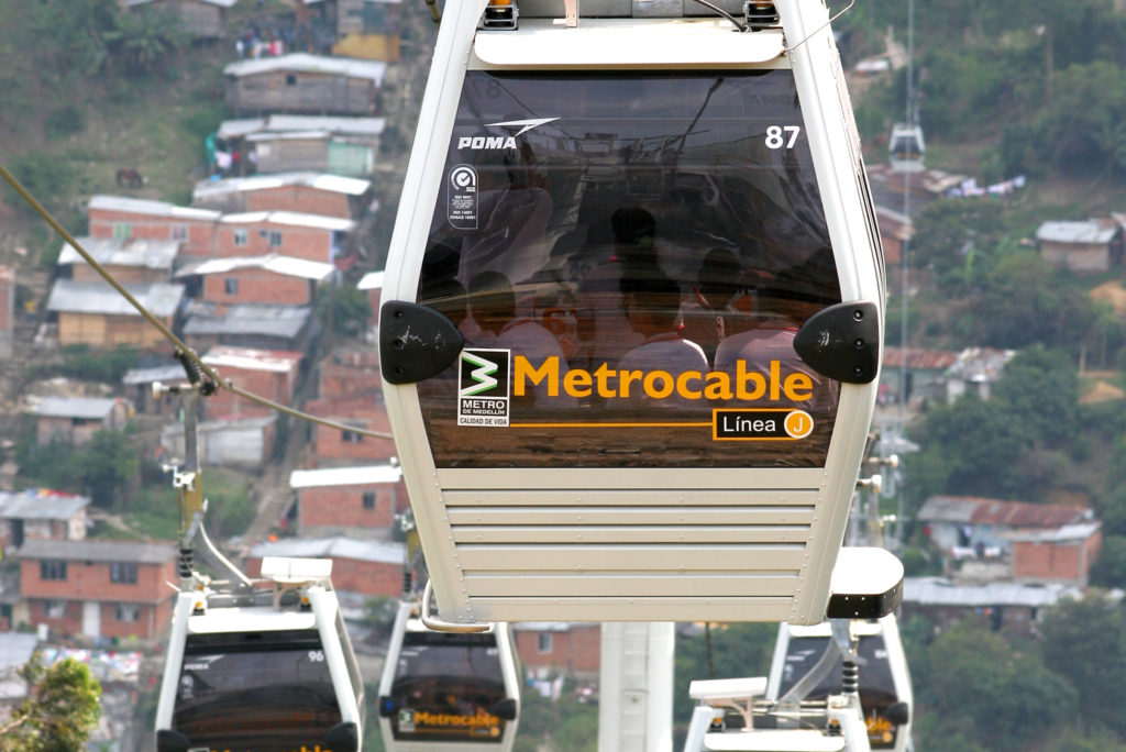 Poma réalisera la nouvelle ligne du Metrocable de Medellín 7 Télépherique de Medellin en Colombie(c) Cabinet Eric