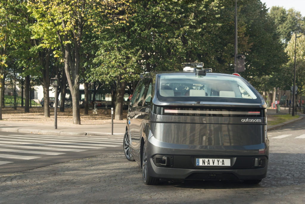 Autonom Cab, le taxi robot de Navya roulant à Paris
