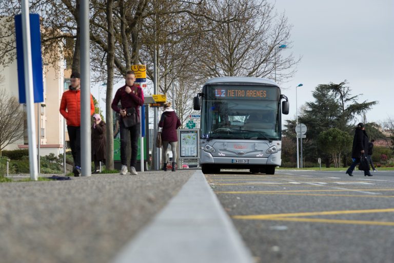 Toulouse Tisséo Bus Linéo 2 aux heures de pointe mars 2017
