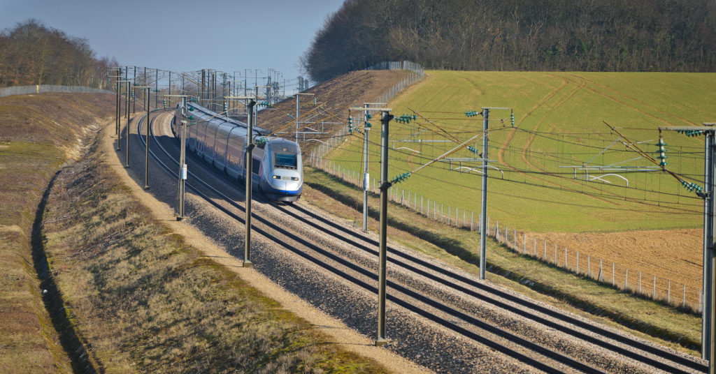 rame tgv sur la ligne a grande vitesse est europeenne e1585139825415