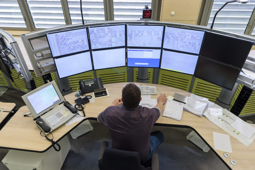 Un concours à un milliard pour inventer le poste d’aiguillage du futur 1 Tour de contrôle PCC Vigneux pour Gare de Lyon