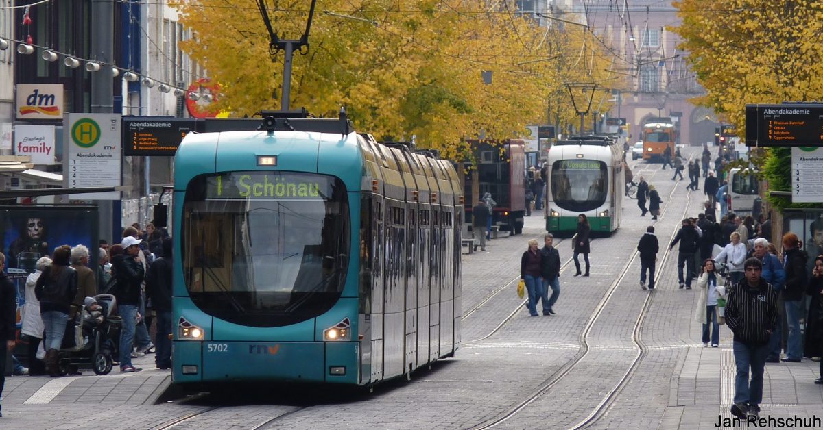 Streetcar_Stra%C3%9Fenbahn_Tram_Mannheim