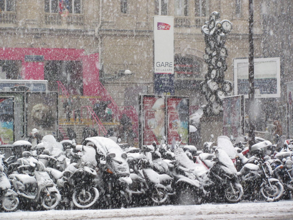 Fortes perturbations attendues le 7 janvier 9 (c) Michel Andre BONO
Neige sur lIle de France St Lazare
7 décembre 2010