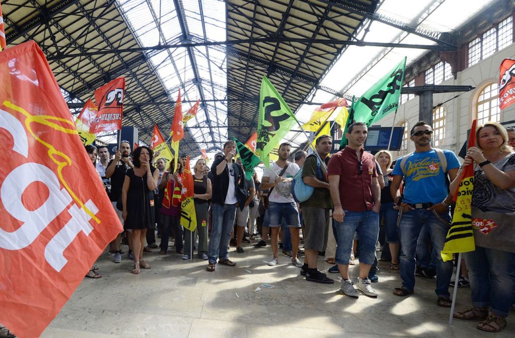manifestation, grève, syndicats