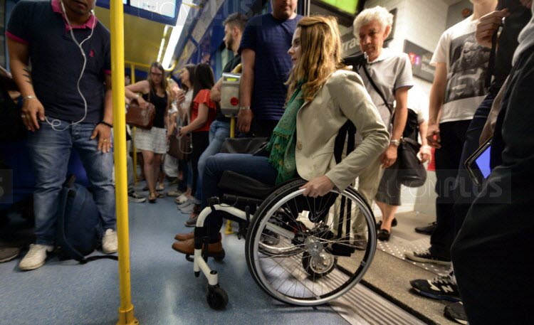 accessibilité PMR métro Lyon