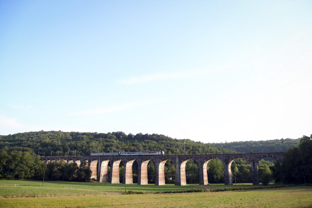 L'Occitanie s'associe avec la SNCF pour combiner tarification régionale et nationale 5 Viaduc entre Tarbes et Lamnezan a Tournay.