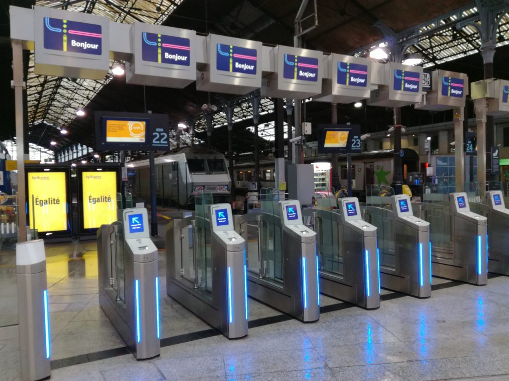 La Normandie veut réduire la fraude de 50 % sur les liaisons avec Paris 2 Portiques Saint-Lazare