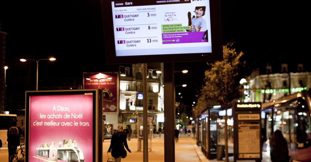 Reportage sur la premire ligne de tramway de Dijon (T1), mise en service depuis le mois de septembre 2012.
