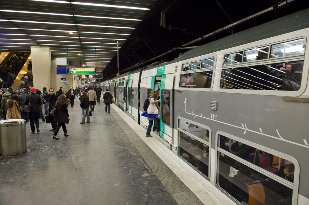 QUAIS DU RER A LA GARE DE LA DEFENSE
LOCALISATION : LA DEFENSE
 07/02/2012