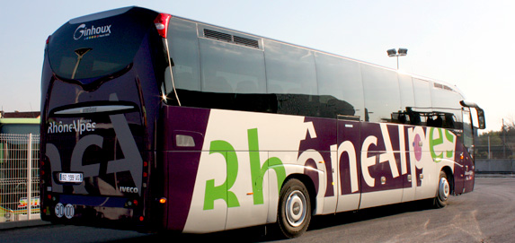 Les cars du réseau routier « étudiant » 
en Rhône-Alpes viennent en renfort de la desserte ferroviaire les vendredis soir et lundis matin 
en desservant 
les différents campus 
de la région.