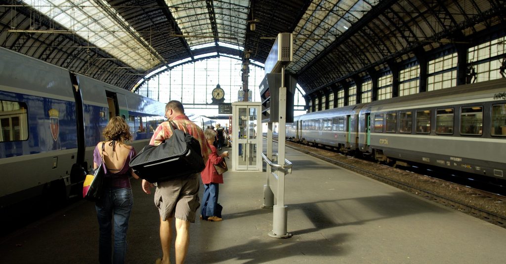 (c) Alstom Transport
TGV et Corail en gare de Bordeaux