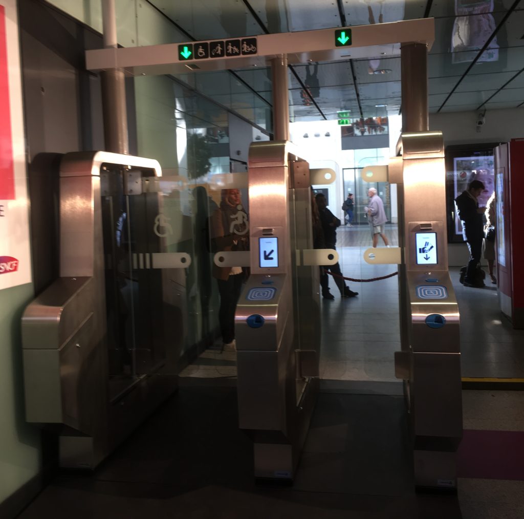 Les accès de la gare Saint-Lazare bientôt sous contrôle 5 Portique Saint-Lazare