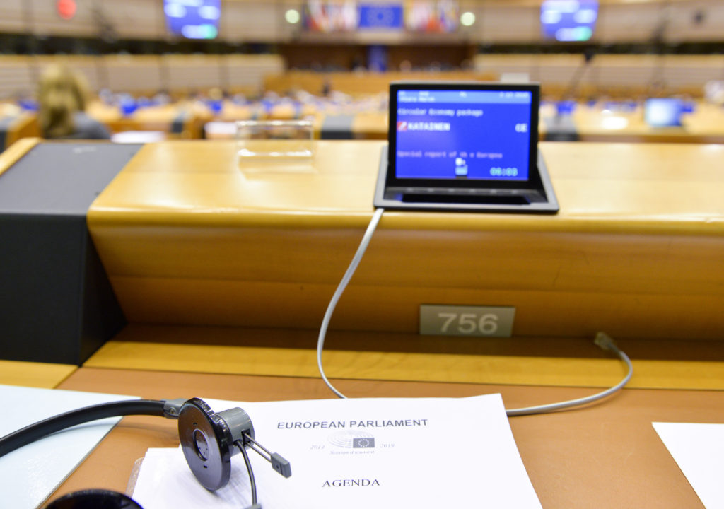 Plenary Session week 49 2015 in Brussels Electronic vote device; Session document
