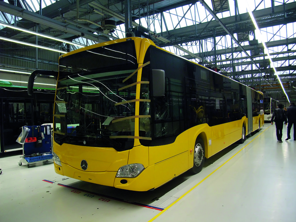 Les autobus Citaro O 530 Euro VI, en version standard ou articulée, actuellement 
en production à Ligny, sont destinés à rallier 
des horizons plus 
ou moins lointains : Berlin (ci-dessus), La Réunion, et Graz.