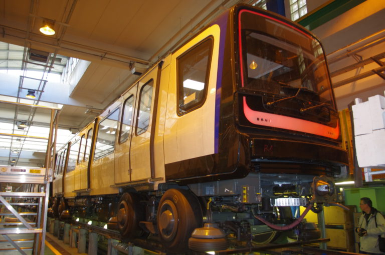 Mp14 Ratp Et voici le MP14, premier métro parisien de 120 mètres - Ville, Rail et ...