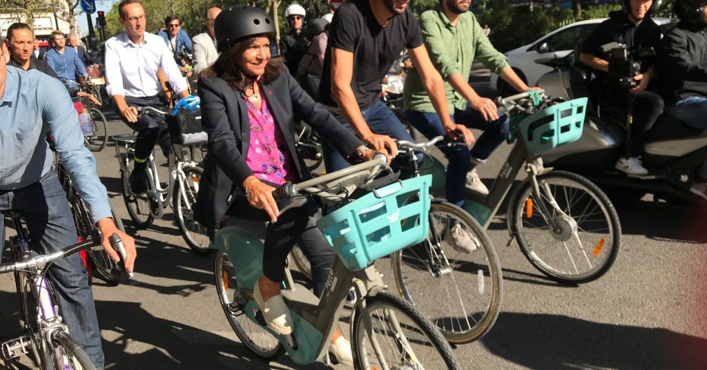 Anne Hidalgo vélo