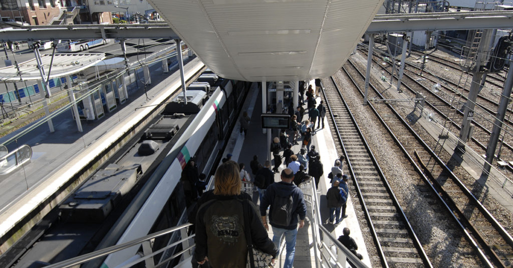 En Ile-de-France (le RER B en photo), les usagers paient 38% du coût réél des transports publics. E,n province, 20% sur les réseaux sont dotés d'un métro ou d'un tramway.