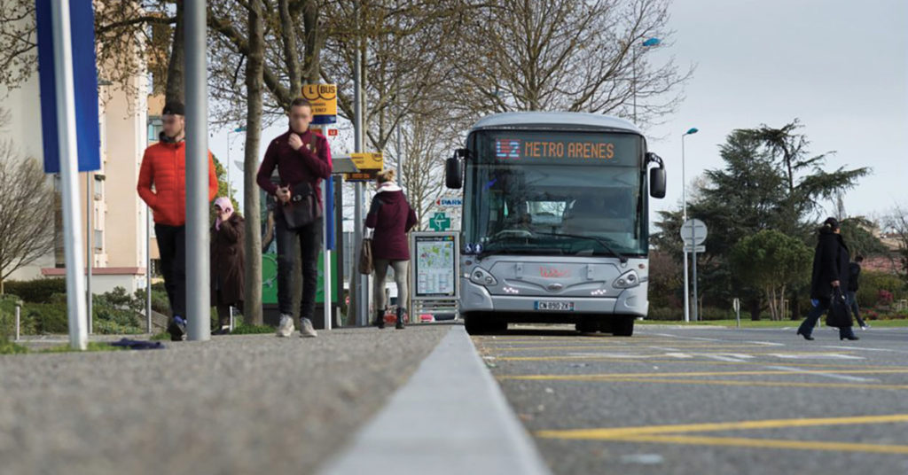 Bus Linéo aux heures de pointe mars 2017 à Toulouse.