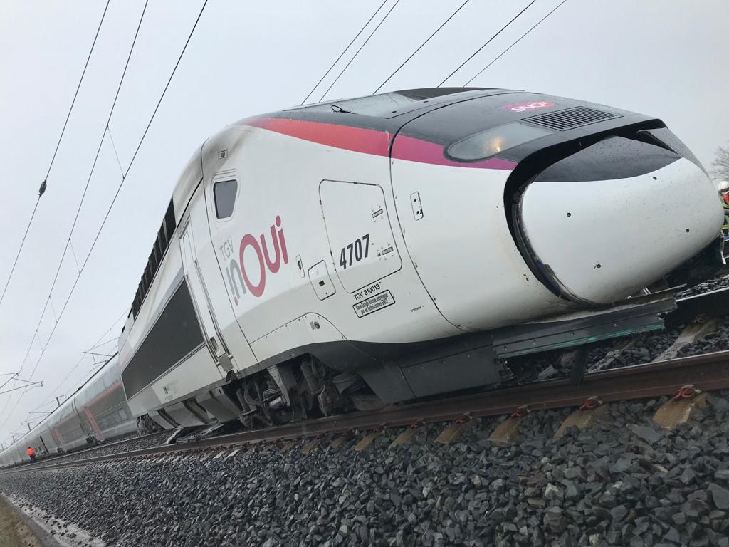 tgv 2350 apres le choc1