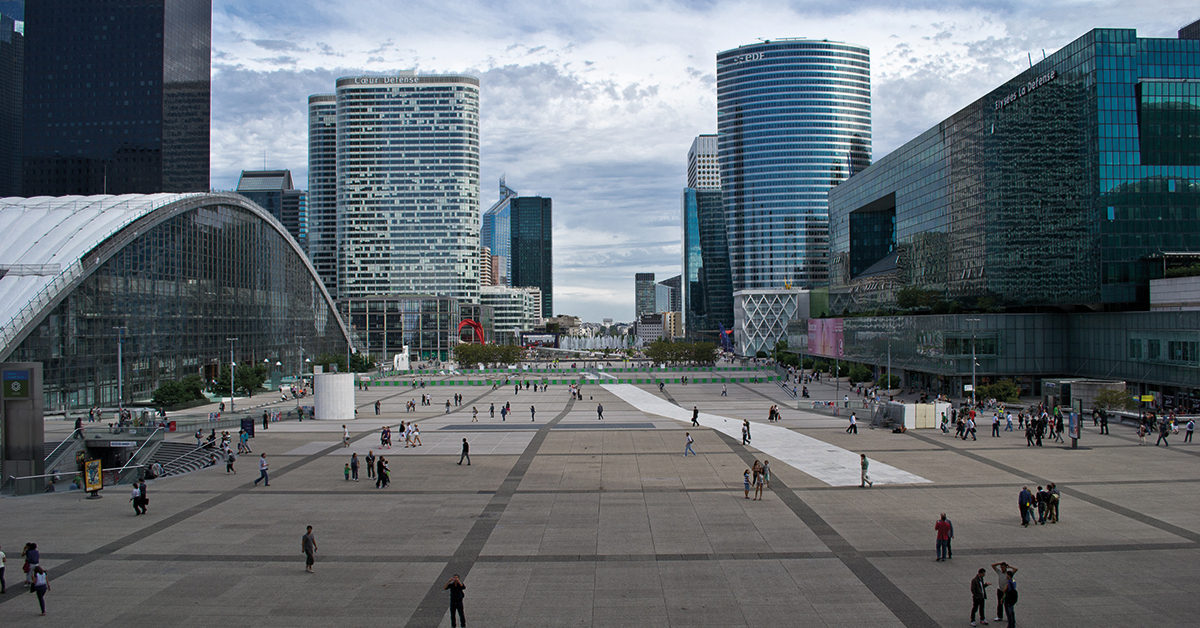 La défense Parvis