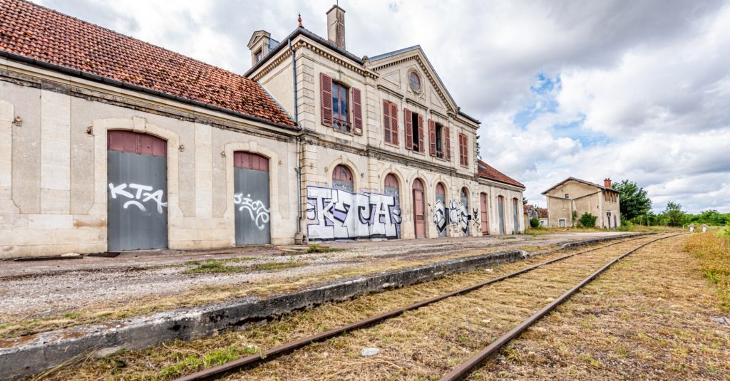 La gare de Châtillon-sur-Seine mise aux enchères 8 chat e1668520982361