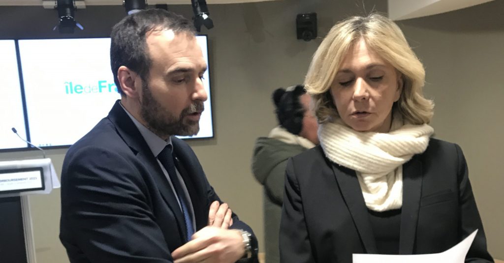 de g. à droite : Laurent Probst, directeur général d'Ile-de-France Mobilités, et Valérie Pécresse, présidente de la région.