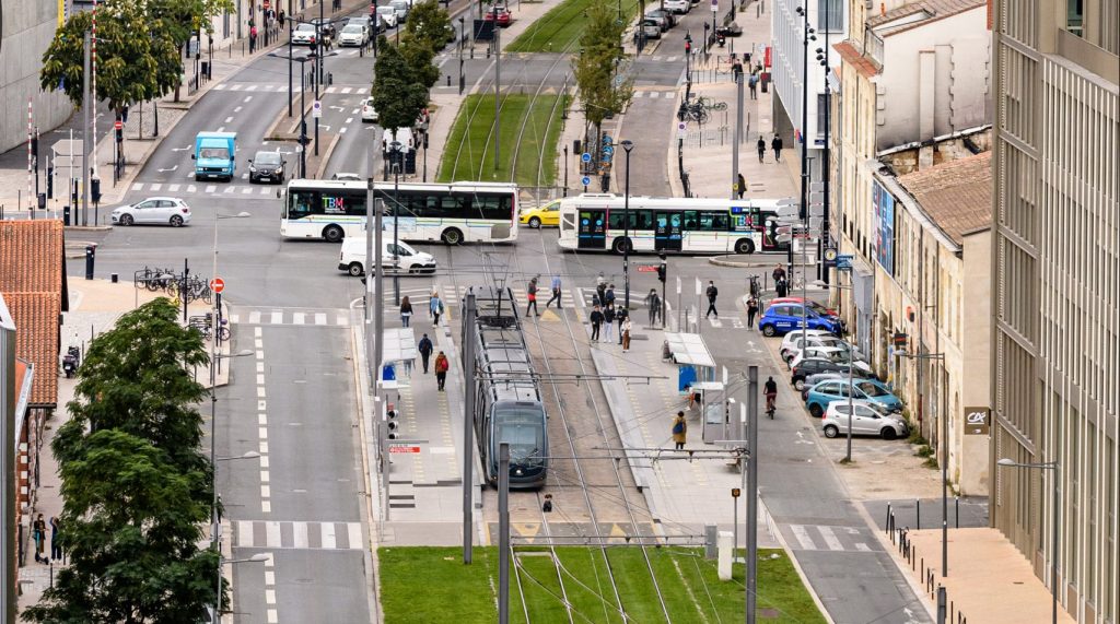 bordeaux 2 scaled e1682972339937