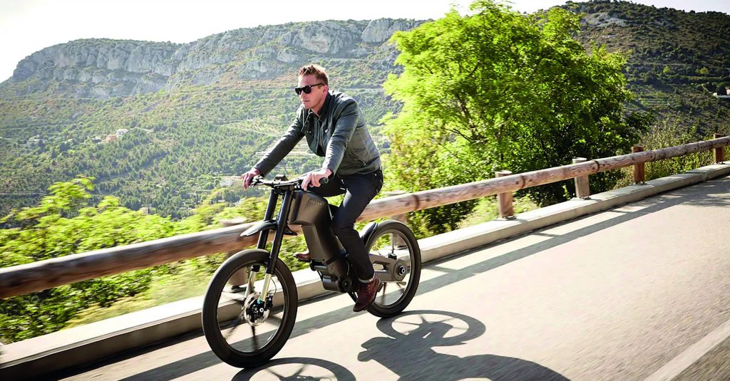 Un vélo ultra rapide (speed pedelec) qui va à 40 km/h ou un tricycle à assistance électrique ? Dans les deux cas, le poids est limité.