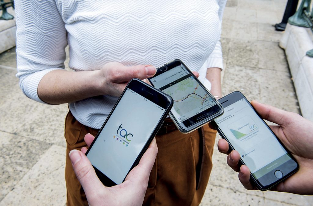 Avec b.connect, des banques françaises lancent une solution d'identification sur Internet sans mot de passe 2 Les applis MaaS sont généralement conçues à l’échelle d’un bassin de transport ou d’une conurbation.