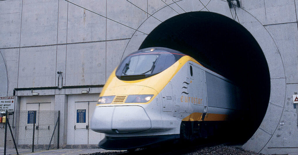 Getlink mise sur une forte hausse du trafic voyageurs dans le Tunnel sous la Manche 7 En 2018, les dirigeants de Getlink, HS1, SNCF Réseau et Infrabel se sont engagés à unir leurs efforts pour harmoniser le déploiement de l’ERTMS sur les axes Paris – Bruxelles – Londres via le tunnel sous la Manche.