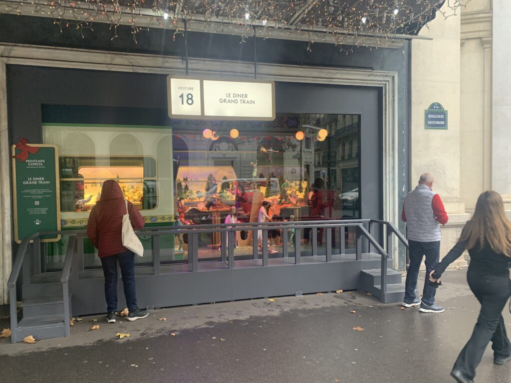Vitrine de Noël au Grand Magasin Le Printemps