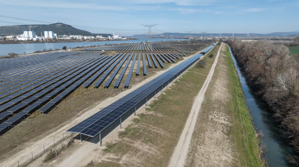 Premier parc photovoltaïque linéaire sur véloroute à Caderousse © CNR – Michel Bost