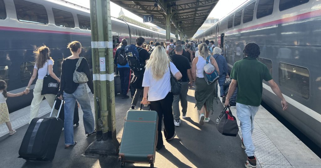 quai TGV Paris gare de Lyon scaled e1753184979702