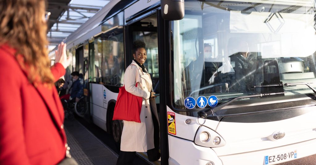 transdev france normandie rouen bus passengers 11 e1758123952179