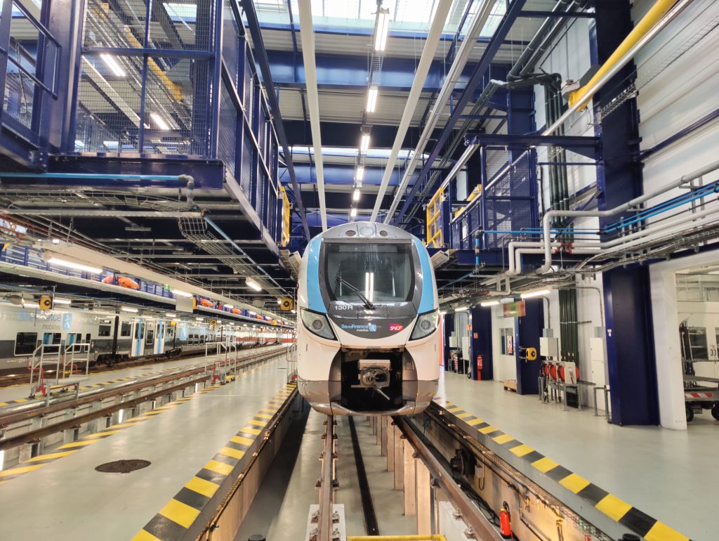 Nouvel atelier 3 voies du technicentre de Trappes-Montrouge (Regio 2N). © Y. G.