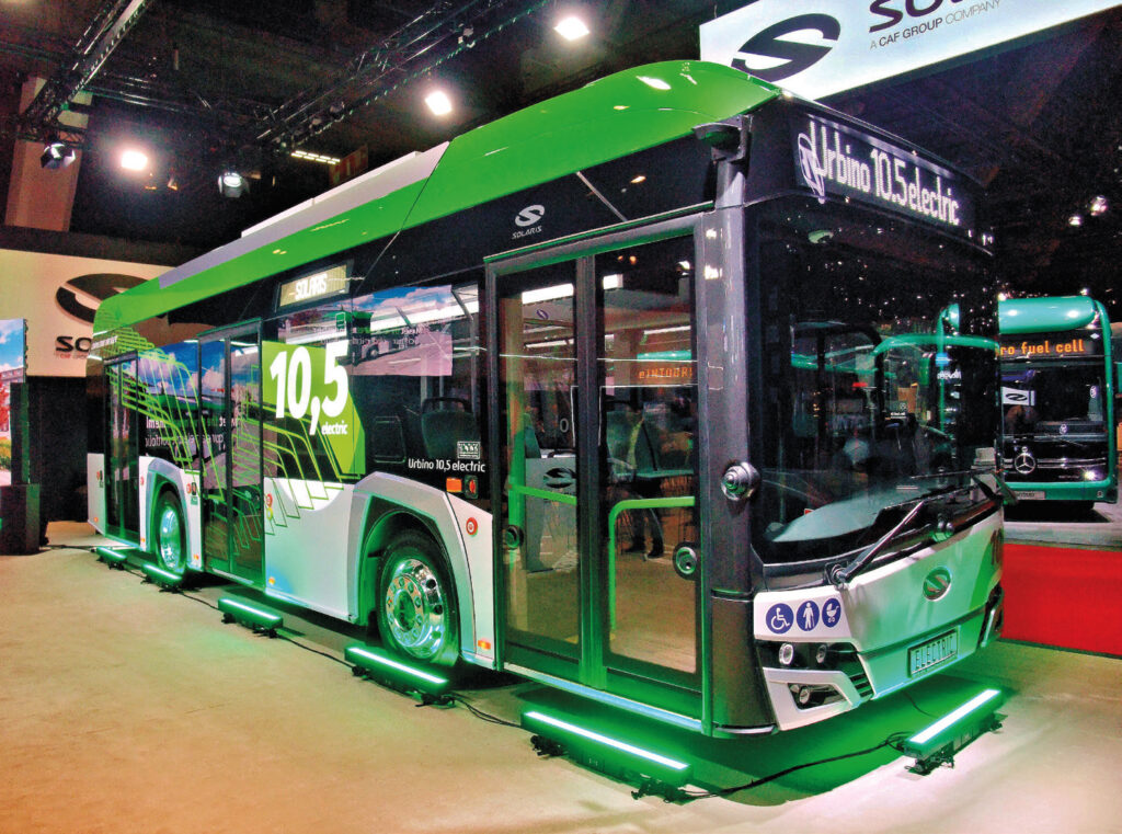 Dévoilé en avantpremière sur le stand du constructeur polonais Solaris, le nouveau midibus Urbino 10.5 electric est le plus capacitif dans sa catégorie. (25) © Philippe Hérissé