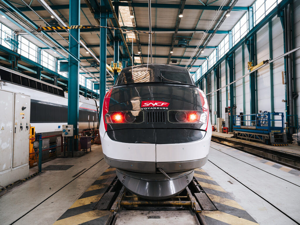 "Première mondiale", les premiers TGV "botoxés" arrivent sur les rails 4 TGV au Landy