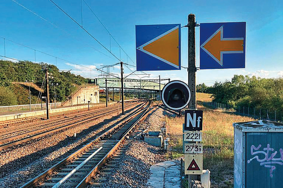 Double repère TVMet ERTMS à la gare TGV du Creusot.