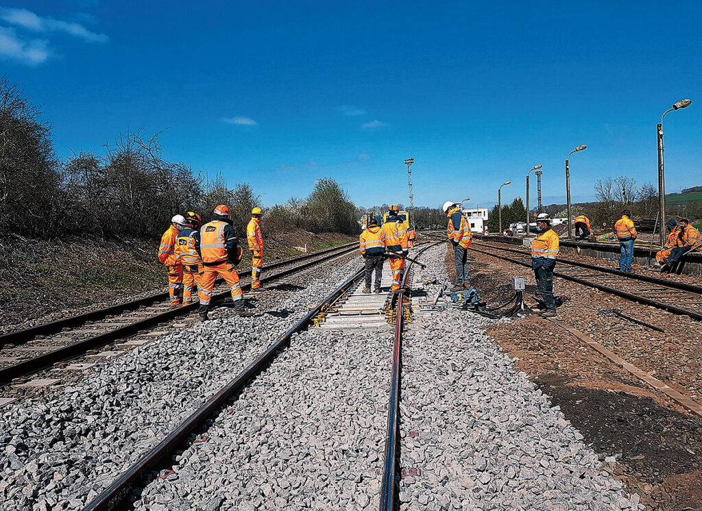 Travaux de remplacement des appareils de voie.