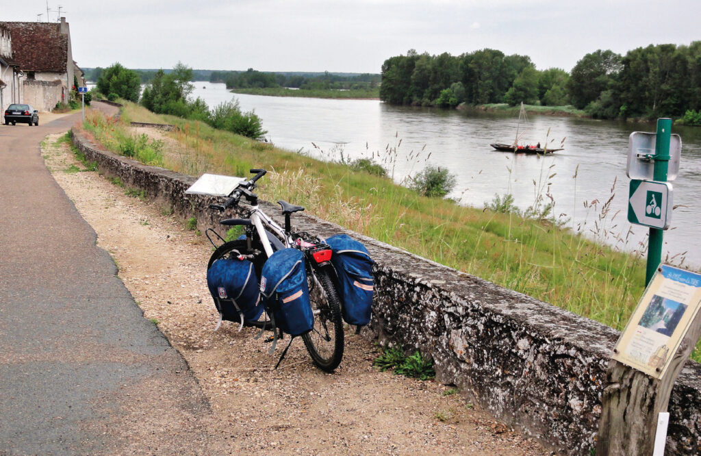 Tourisme rural : un laboratoire inattendu de la mobilité durable 1 La Loire à vélo. Saint-Dyé-sur-Loire (Loir-et-Cher).