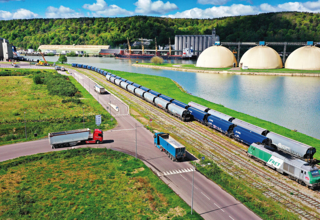 Sur le site de Rouen,le ferroviaire joue un rôle important dans les approvisionnements de céréales.