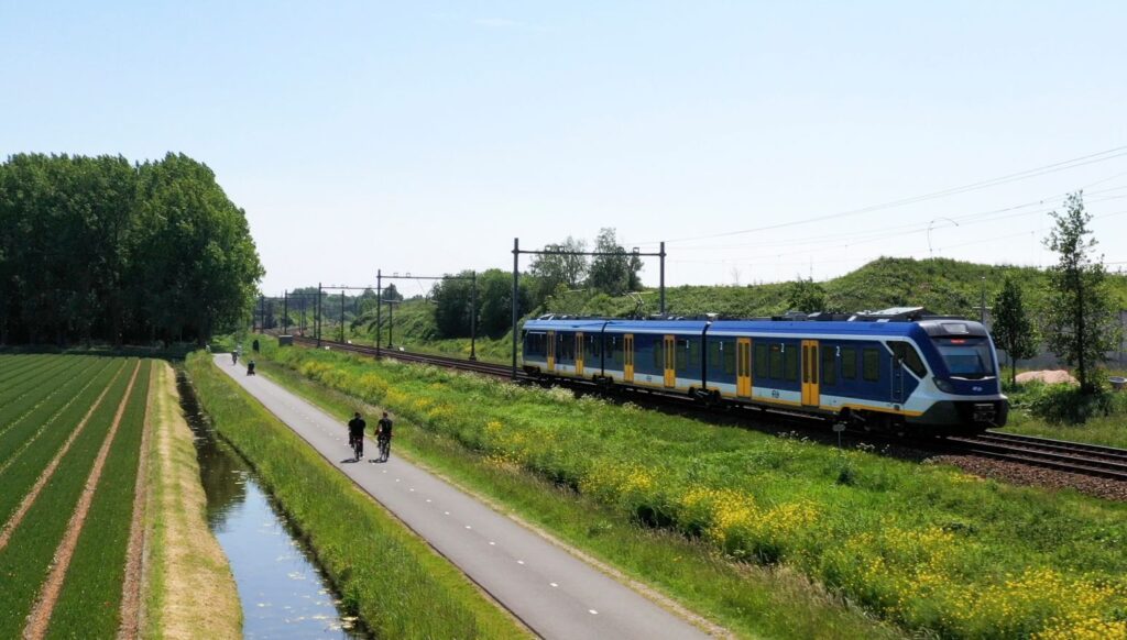 Les chemins de fer serbes commandent 30 rames électriques à CAF pour le réseau de banlieue de Belgrade 5 tren caf cercanias civity d391eba84e