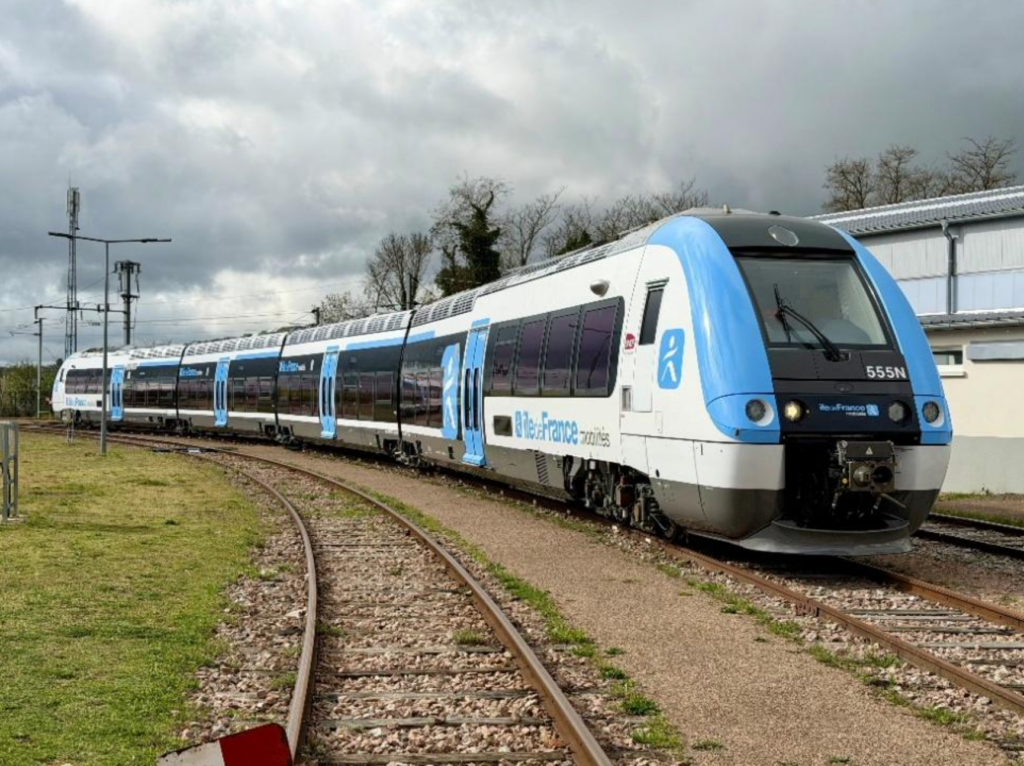 Île-de-France : un premier AGC rénové circule sur la ligne P 7 AGC renove mi vie ligne P nouvelle livree IDFM. © Flavien Cuq IDFM