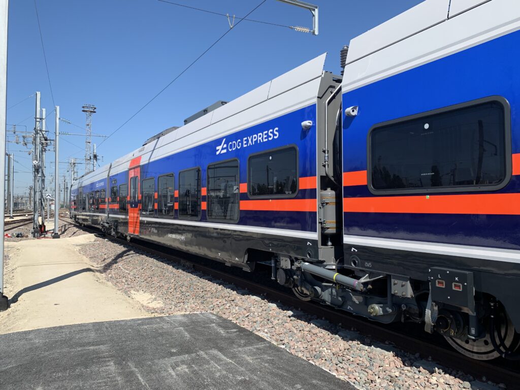 Dernière ligne droite pour CDG Express dix mois avant son lancement 1 Rame CDG Express