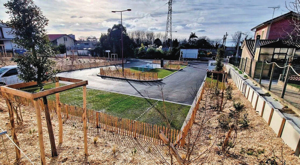 Le pôle multimodalde la gare de Bassens