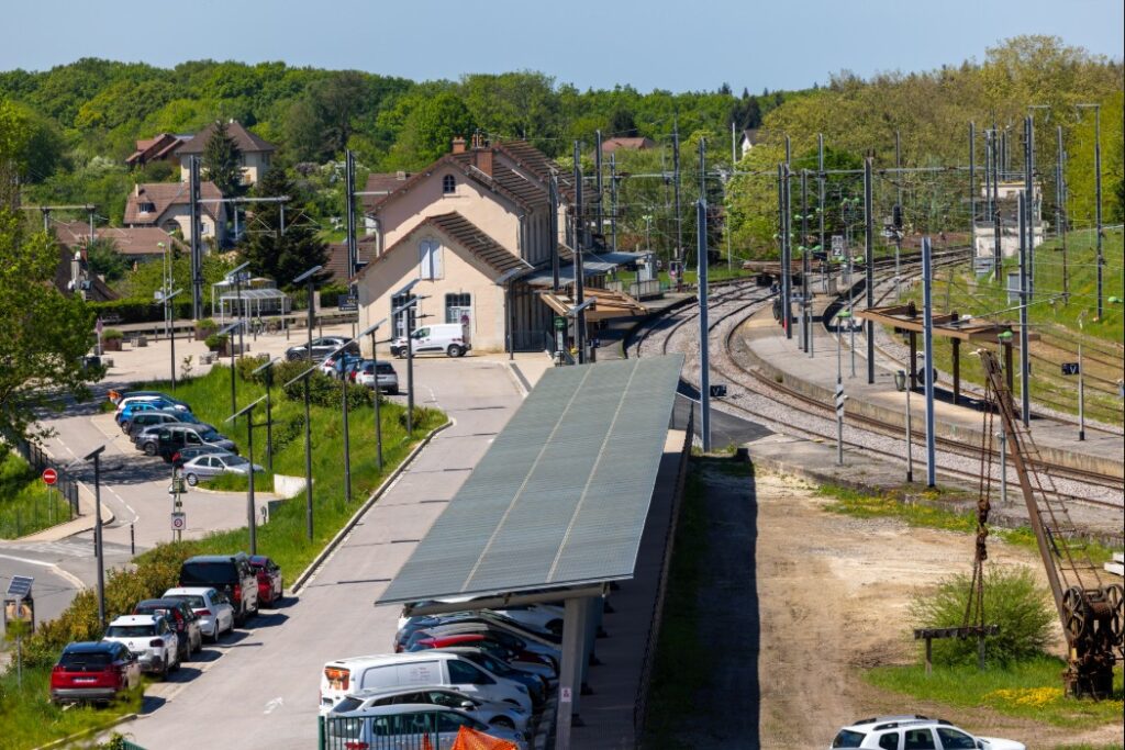 A Mouchard dans le Jura, une gare durable modèle 8 garemouche3