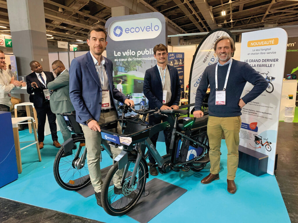 Keolis se renforce dans le transport sanitaire... et les modes doux 3 Thomas Coulbeaut, président de Douze Cycles, Bastien Villain, chargé de mission vélo au Cap Cotentin et Amaury Bourrut Lacouture, DGA d’Écovélo.