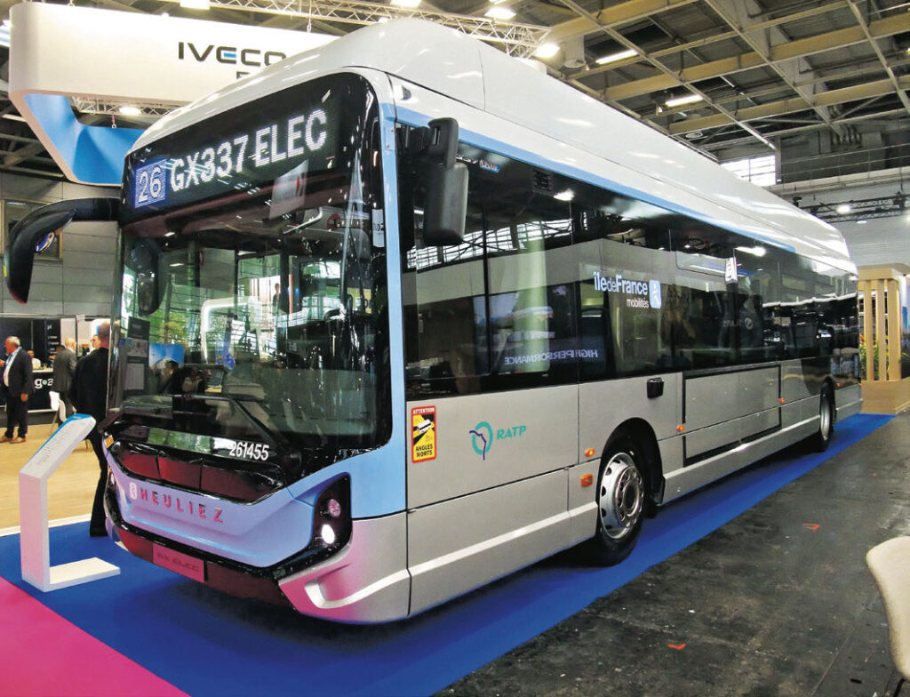 Best-seller des autobusélectriques en France,
cet Iveco Heuliez GX 337
Elec est aux couleurs
d’Île-de-France Mobilités